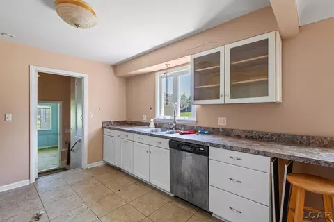 Kitchen - 922 Addison, Adrian, MI 49221 photo 2 of 4