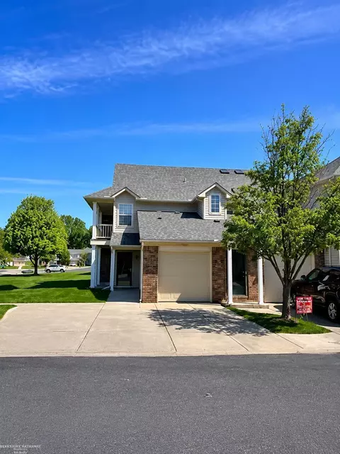 45683 Gable, Macomb, MI 48044