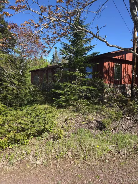 13000 M26, Eagle Harbor, MI 49950