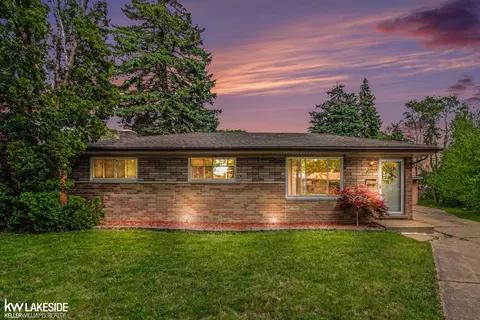 32654 Wareham, Warren, MI 48092
