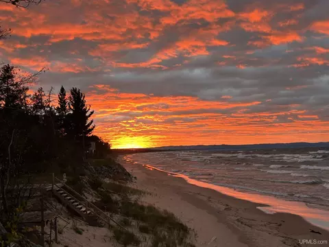 2417 E M 28, Marquette, MI 49855