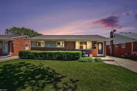 29808 Maplegrove, Saint Clair Shores, MI 48082