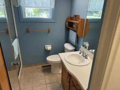 Bath - 2052 N Vassar, Davison, MI 48423 photo 1 of 2