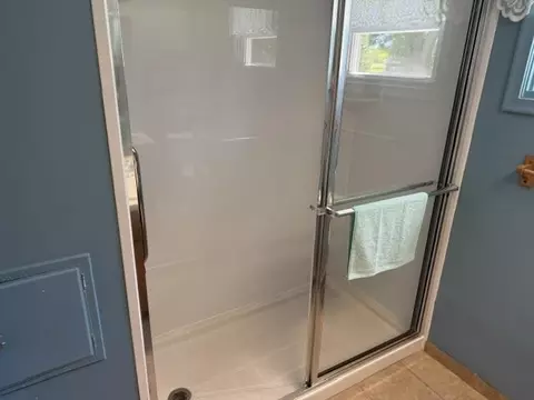 Bath - 2052 N Vassar, Davison, MI 48423 photo 2 of 2