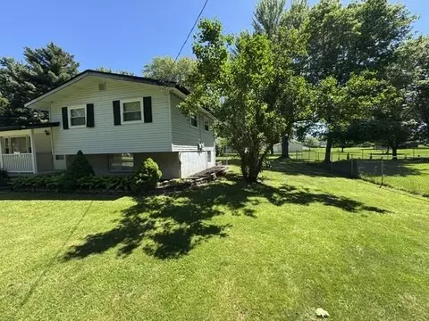 Exterior - 2052 N Vassar, Davison, MI 48423 photo 2 of 7