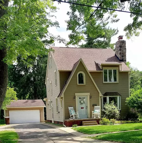 925 Lincoln, Adrian, MI 49221
