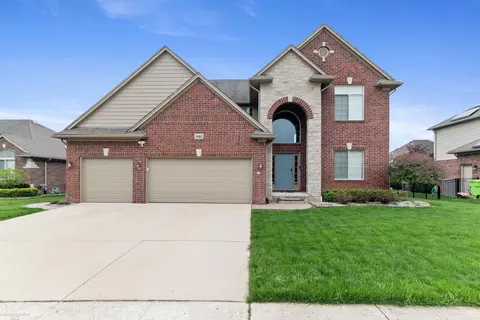 19462 Elkhound, Macomb, MI 48044