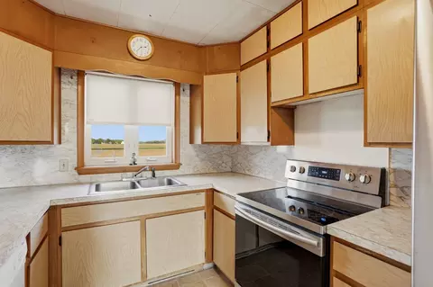 Kitchen - 12563 Townline, Frankenmuth, MI 48734 photo 2 of 5