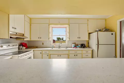 Kitchen - 12563 Townline, Frankenmuth, MI 48734 photo 3 of 5