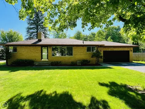 227 Conneticut, Marysville, MI 48040