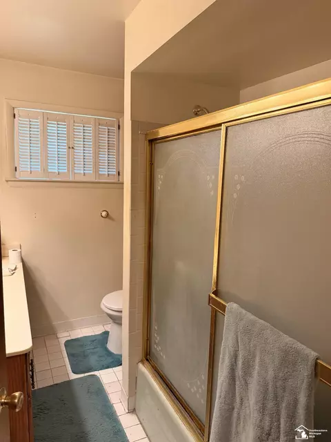 Bath - 9415 Tobine, Romulus, MI 48174 photo 1 of 1