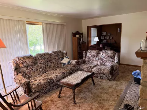 Living - 9415 Tobine, Romulus, MI 48174 photo 2 of 3