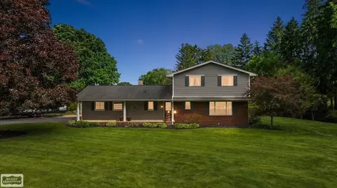 9780 Klais Rd, Clarkston, MI 48348