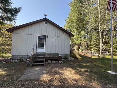 218 Riverside, Marquette, MI 49855