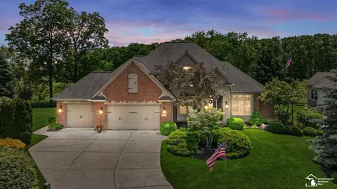 1042 Saint James Park, Monroe, MI 48161
