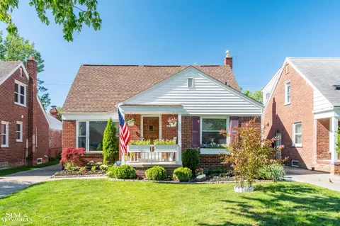 1229 Brys, Grosse Pointe Woods, MI 48236