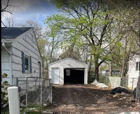 1496 Maria, Flint, MI 48507 photo 2