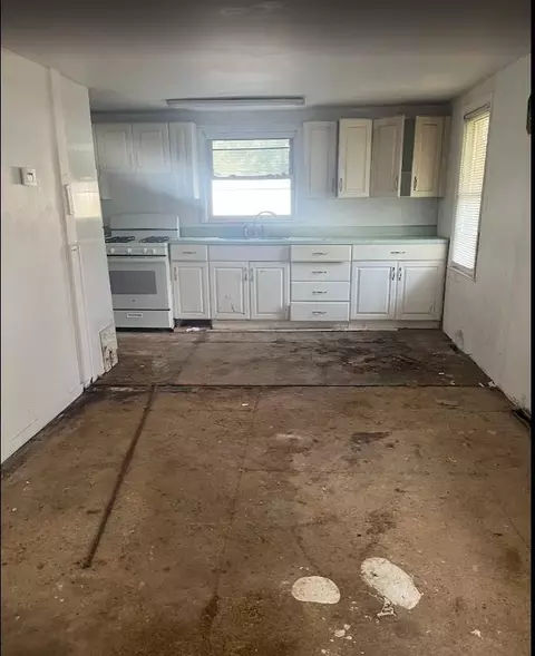 1496 Maria, Flint, MI 48507 photo 3