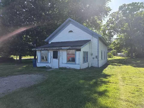507 N Nine Mile, Sanford, MI 48657