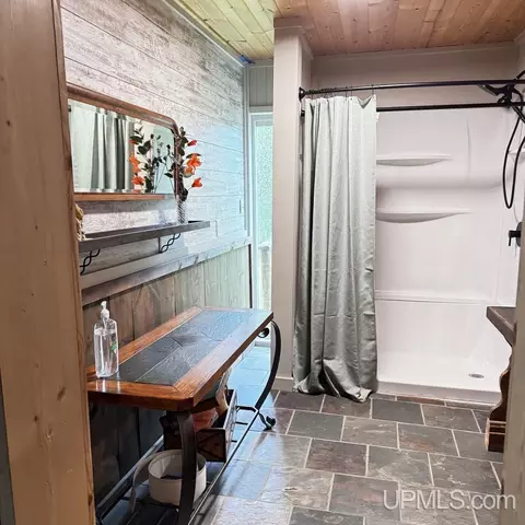 Bath - 6865 Co Rd Prb, Ishpeming, MI 49849 photo 2 of 8