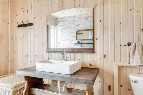 Bath - 6865 Co Rd Prb, Ishpeming, MI 49849 photo 7 of 8