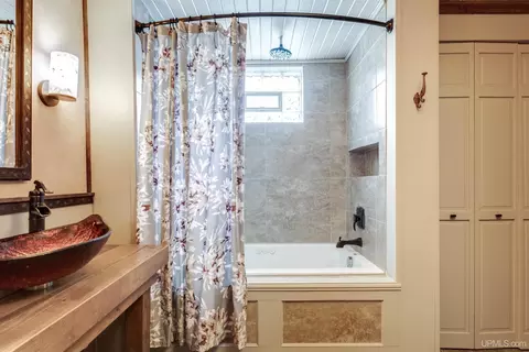 Bath - 6865 Co Rd Prb, Ishpeming, MI 49849 photo 4 of 8