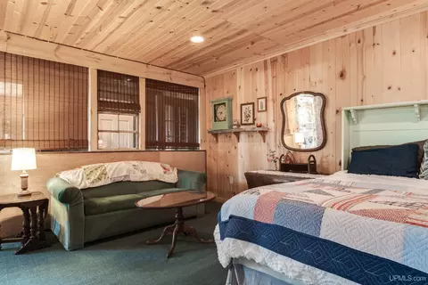 Bedroom - 6865 Co Rd Prb, Ishpeming, MI 49849 photo 6 of 11