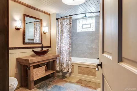 Bath - 6865 Co Rd Prb, Ishpeming, MI 49849 photo 3 of 8
