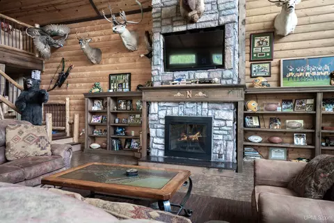 Living - 6865 Co Rd Prb, Ishpeming, MI 49849 photo 6 of 13