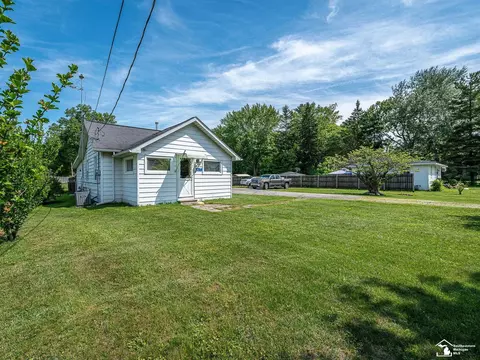Exterior - 1736 Meadow, Monroe, MI 48162 photo 4 of 9