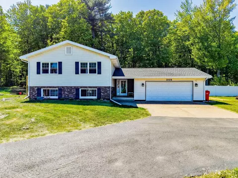 205 N Rose, Ishpeming, MI 49849