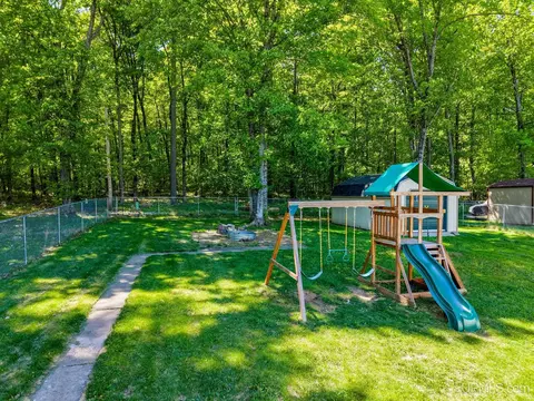 Exterior - 205 N Rose, Ishpeming, MI 49849 photo 3 of 8