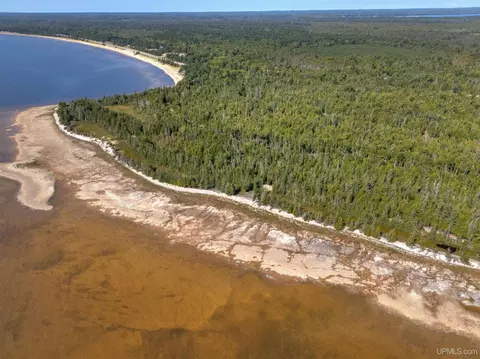 tbd Us 2, Manistique, MI 49854