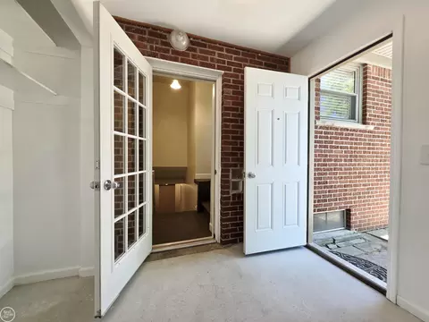Entry Way - 264 Phillips, Clawson, MI 48017 photo 1 of 1