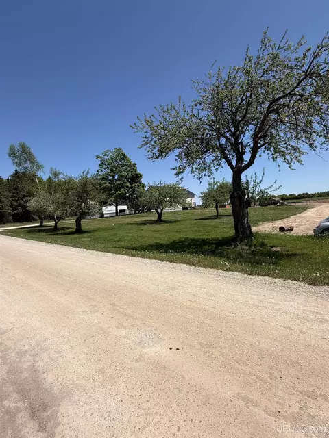 Exterior - 6980 E Ln, Bark River, MI 49807 photo 13 of 16