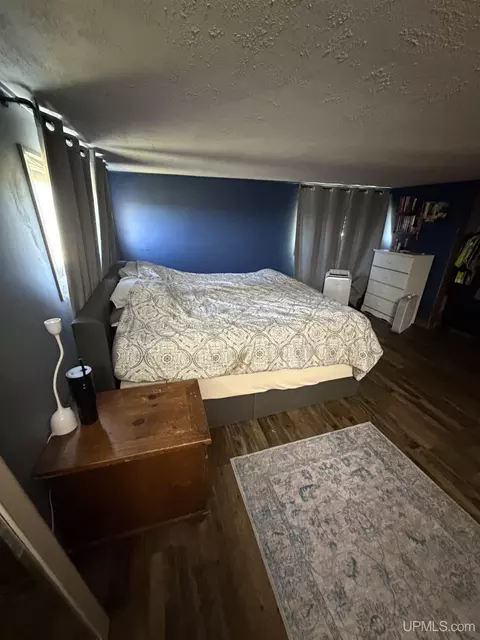 Bedroom - 6980 E Ln, Bark River, MI 49807 photo 4 of 7