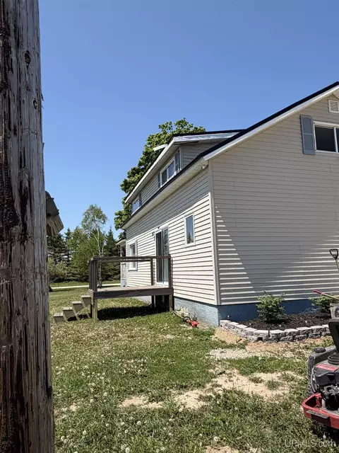 Exterior - 6980 E Ln, Bark River, MI 49807 photo 14 of 16