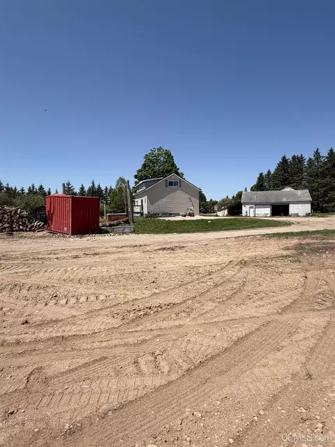 Exterior - 6980 E Ln, Bark River, MI 49807 photo 6 of 16