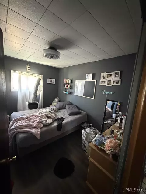 Bedroom - 6980 E Ln, Bark River, MI 49807 photo 7 of 7