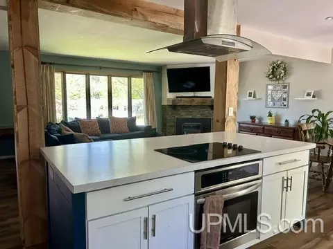 Kitchen - 1525 Glenwood Ln, Ishpeming, MI 49849 photo 3 of 7