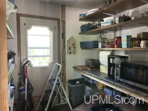 Kitchen - 1525 Glenwood Ln, Ishpeming, MI 49849 photo 6 of 7