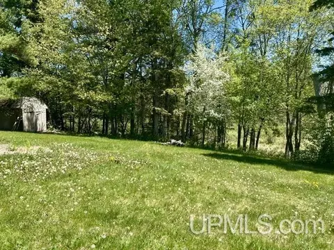 Exterior - 1525 Glenwood Ln, Ishpeming, MI 49849 photo 1 of 5