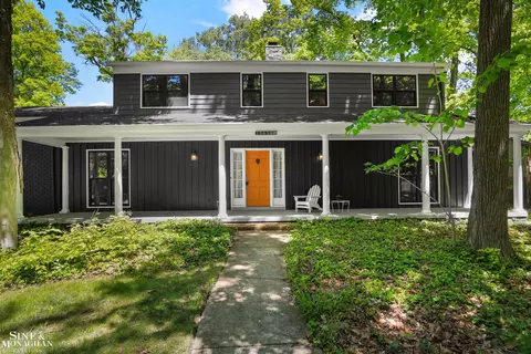 22636 King Richard, Beverly Hills, MI 48025