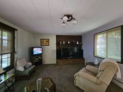 Living - 515 Coleman, Harrison, MI 48625 photo 5 of 5