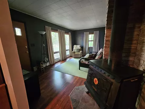 Living - 515 Coleman, Harrison, MI 48625 photo 2 of 5