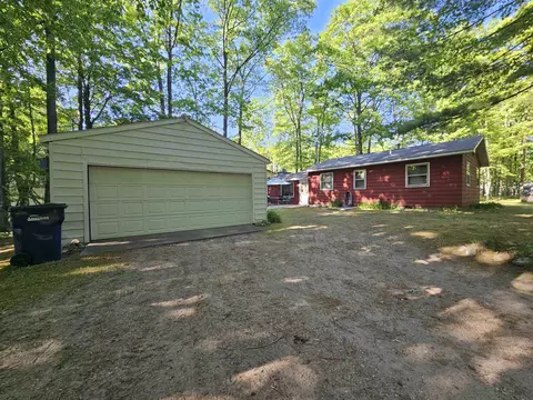 515 Coleman, Harrison, MI 48625