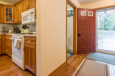 Entry Way - 4636 Salisbury, Gladwin, MI 48624 photo 5 of 8