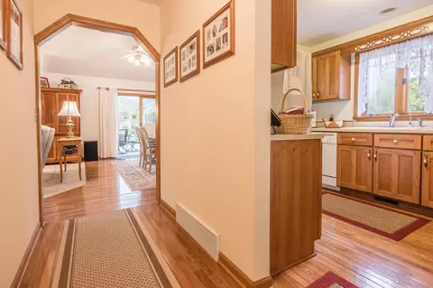Entry Way - 4636 Salisbury, Gladwin, MI 48624 photo 4 of 8