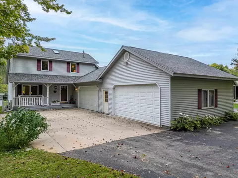 Exterior - 4636 Salisbury, Gladwin, MI 48624 photo 7 of 15
