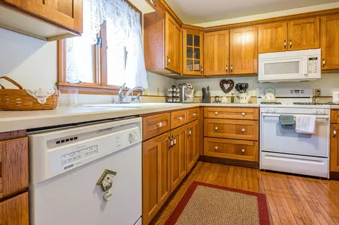 Kitchen - 4636 Salisbury, Gladwin, MI 48624 photo 1 of 2